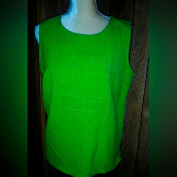 Womans Size 10 Top Sleeveless Round Neck Green Blouse - Picture 1 of 3